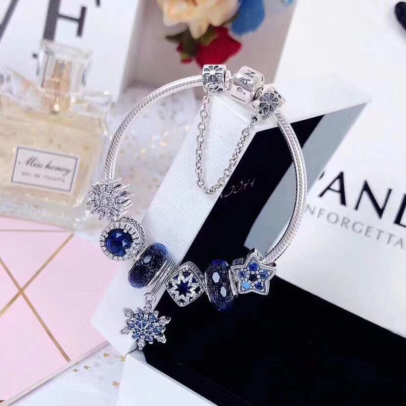 Pulseira Pandora Prata 925 + Berloque de Brinde Exclusivo